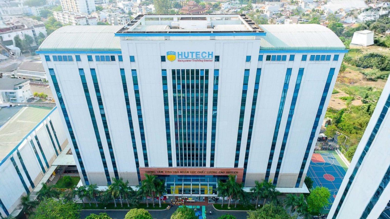 Chi tiết học phí ngành tâm lý học trường HUTECH hệ từ xa năm 2025