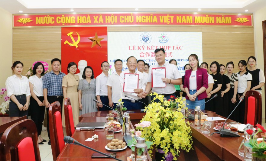 Lễ ký kết hợp tác giữa Trường Đại học Thành Đông và Hiệp hội Trung Hoa Đài Việt CTVA (Đài Loan)