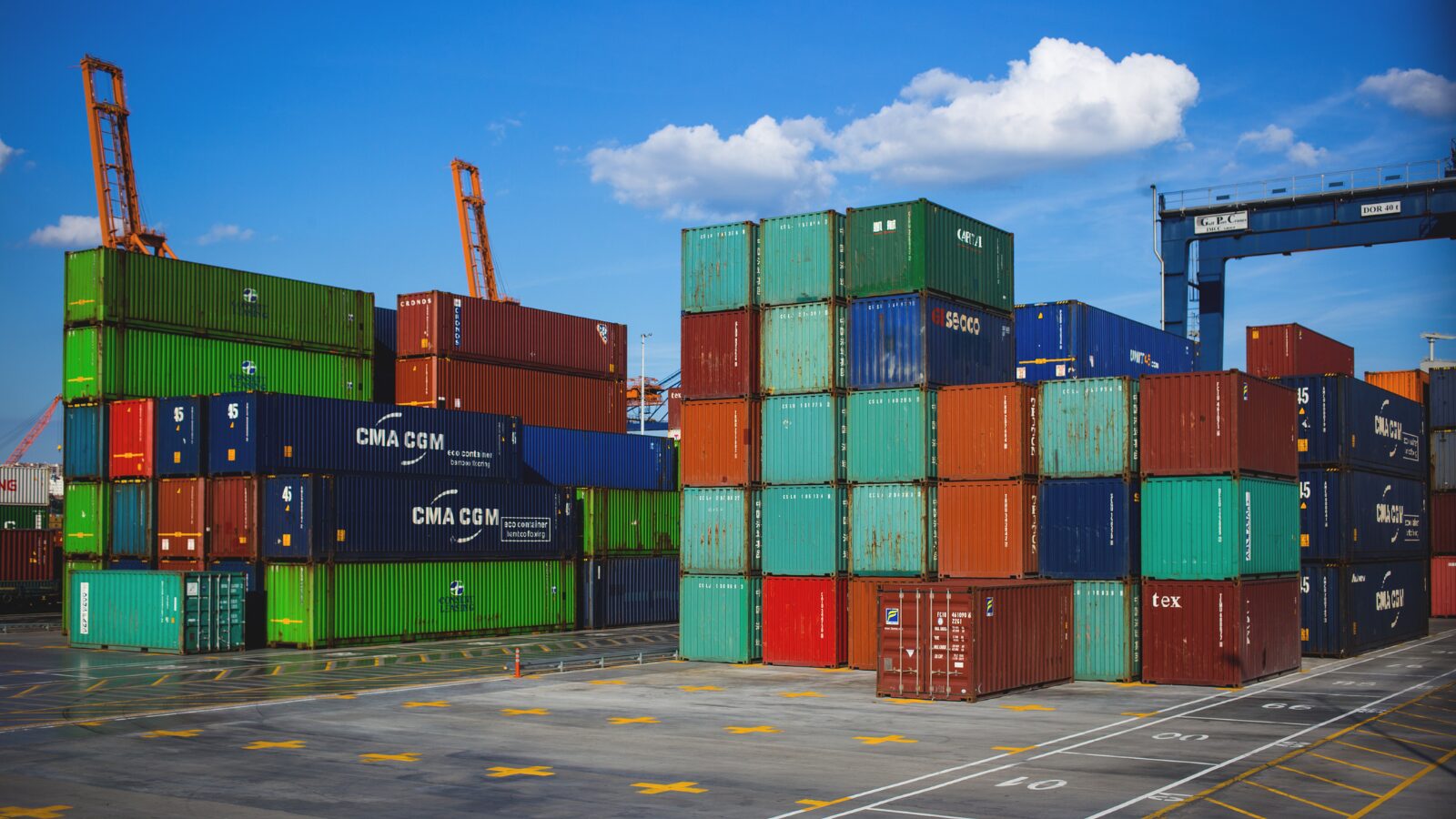 logistics và quản lý chuỗi cung ứng ra làm nghề gì