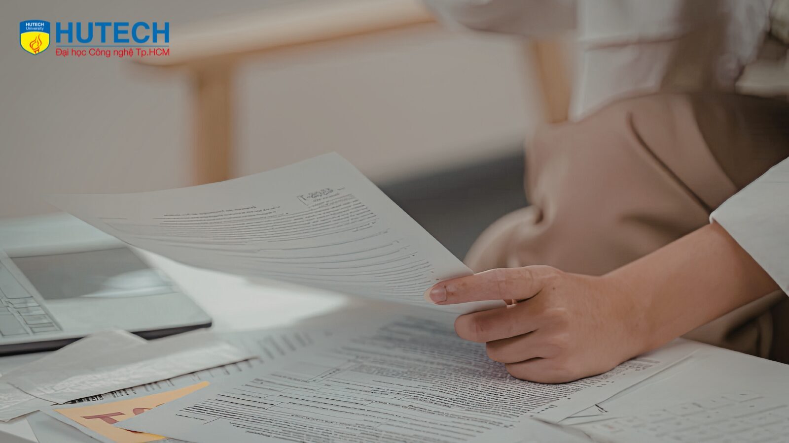 ẢNH WEB TS HUTECH - 2026-04-28T153456.984